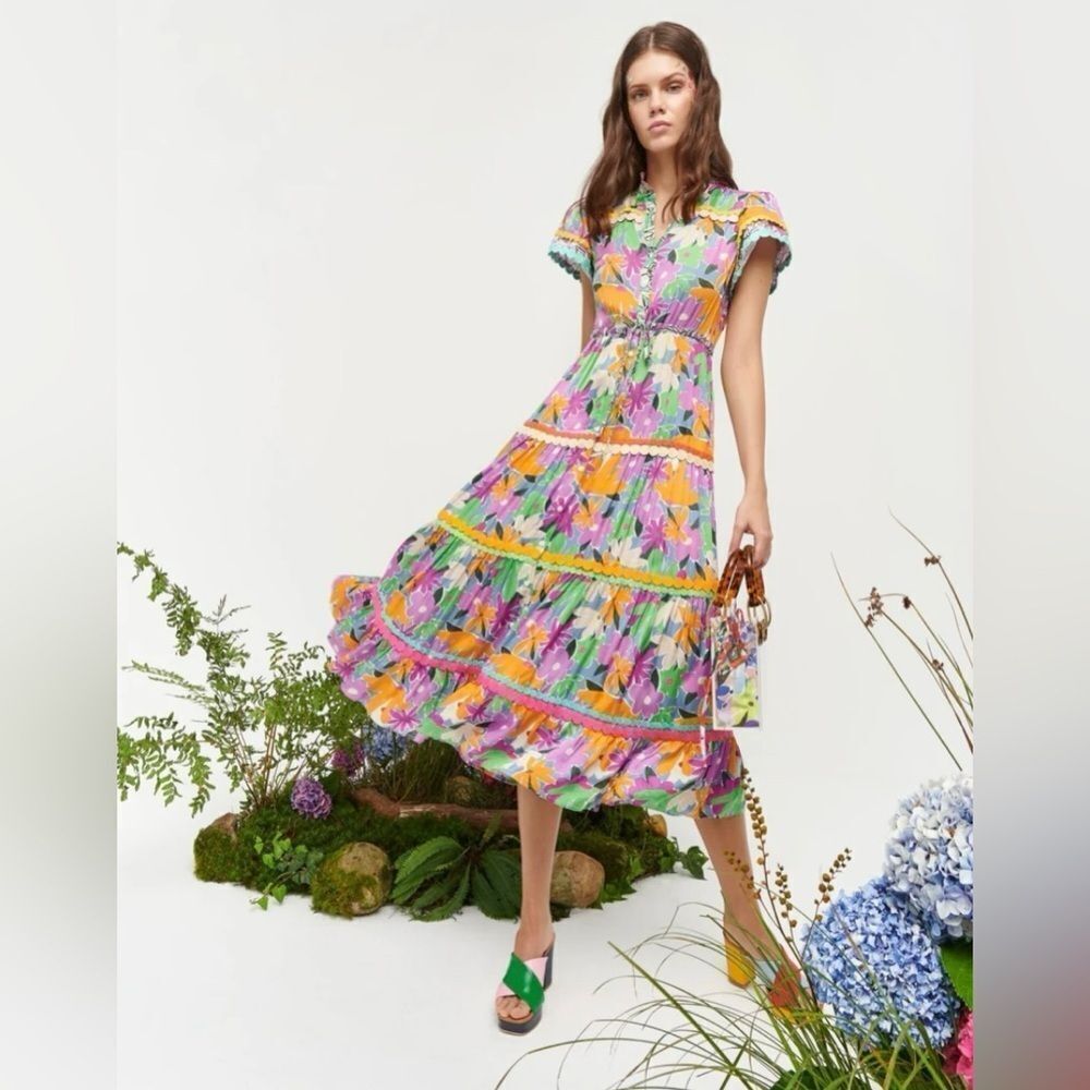 CeliaB Aneeta Scalloped Detail Print Dress Size Small Pre-Loved-RTR